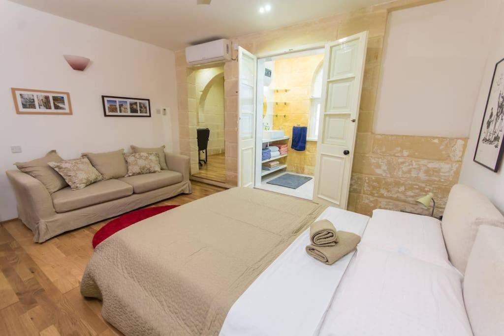 Central Valletta House フロリアーナ エクステリア 写真